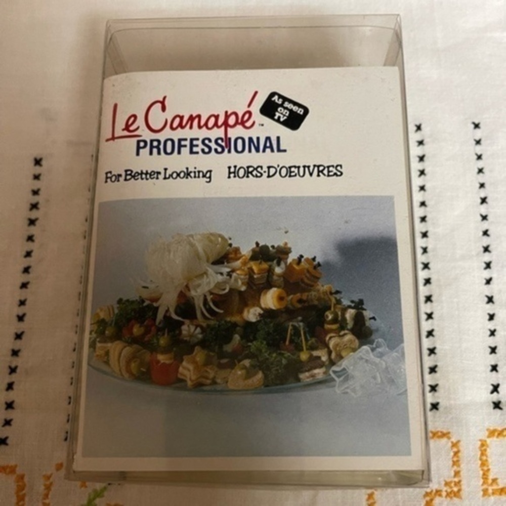 Le Canape Maker For Better Looking HORS-D'OEUVRES Appetizers by LK Vintage 1986.